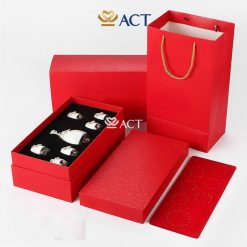 binh ly ruou duc vang