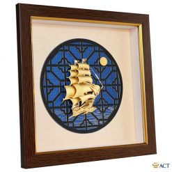 Tranh thuyền dát vàng