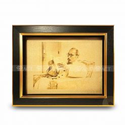 Khung ảnh Bác Hồ ngồi đọc sách