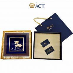 hop tranh hoa sen dat vang