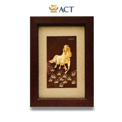 Tranh ngựa phong thủy dát vàng