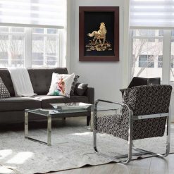 Tranh ngựa phong thủy bài trí trong phòng khách