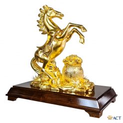 Tượng ngựa tài lộc dát vàng