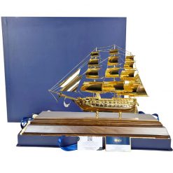 Mô hình thuyền buồm tặng sếp