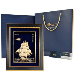 Hộp tranh thuyền buồm